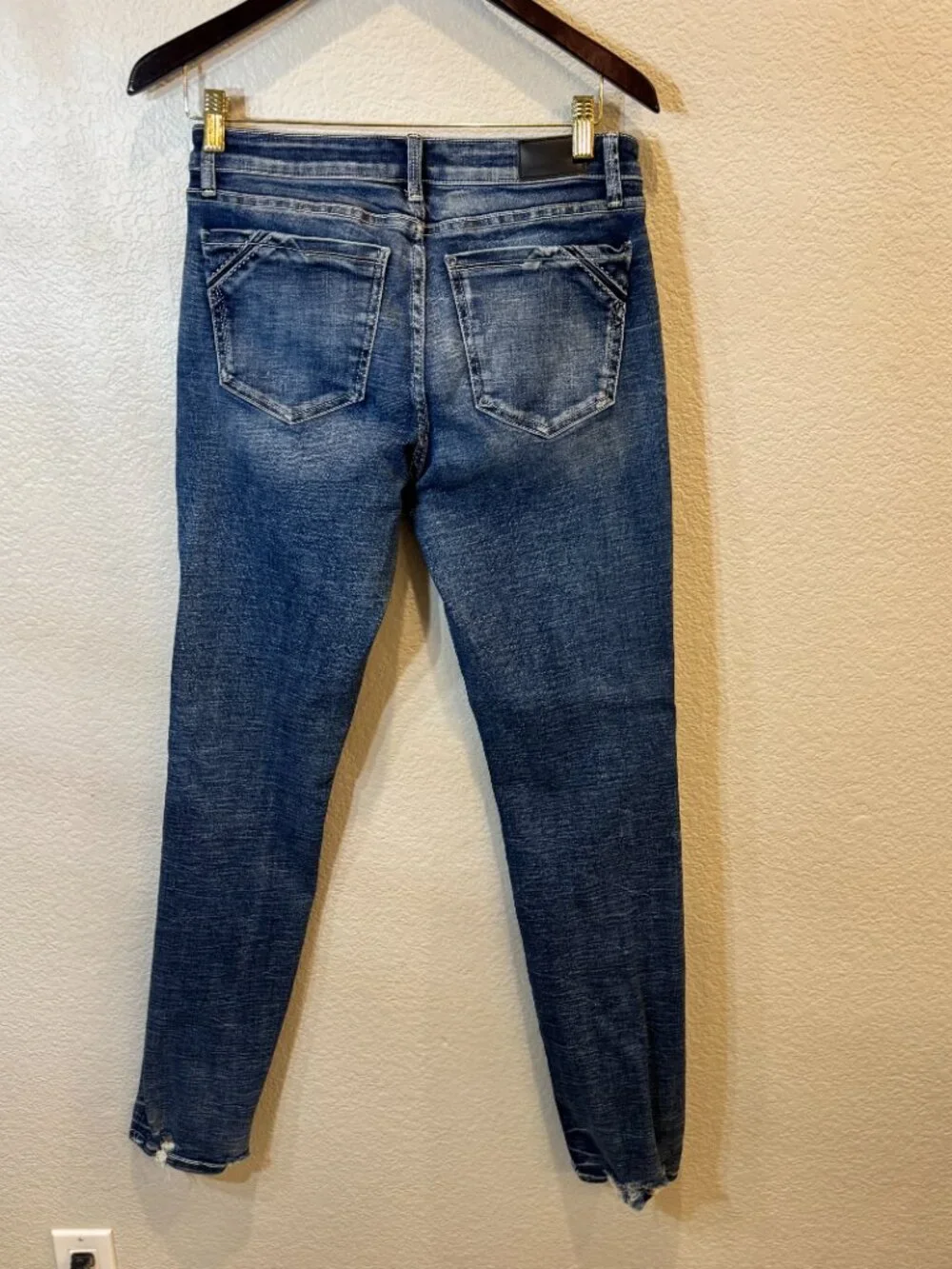 Buckle Black Fit No. 53 Ankle Skinny Jeans.